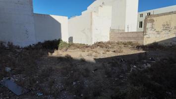 Terreno en venta en Santa Lucía de Tirajana, Vecindario-Los Llanos photo 0