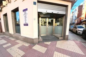 Local comercial en venta en Carcaixent, Avenidas photo 0