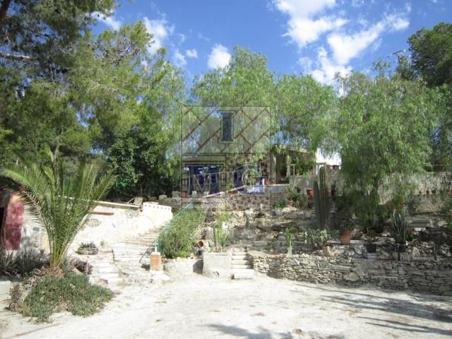 Casa con terreno en venta en Fortuna photo 0