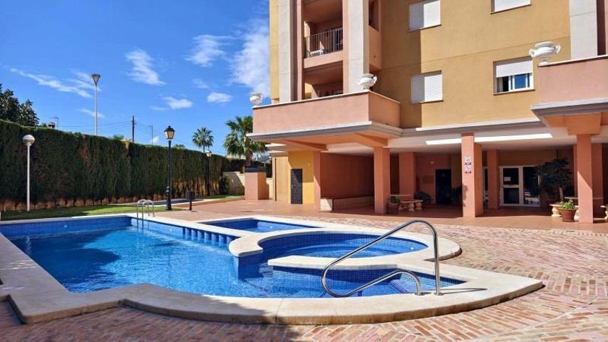 Apartamento en venta en Torrevieja, Los Frutales photo 0