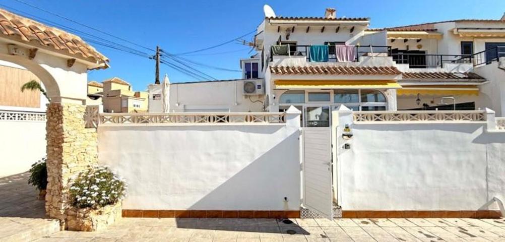 Bungalow en venta en Torrevieja photo 0