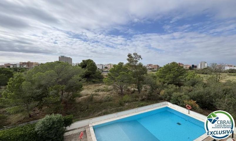 Apartamento en venta en Roses, Santa Margarida photo 0