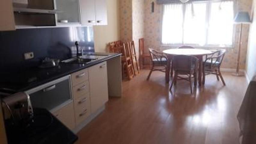 Piso en venta en La Roda, Ramon y Cajal photo 0