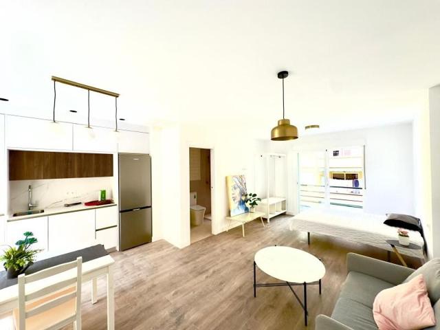 Estudio en venta en Málaga photo 0