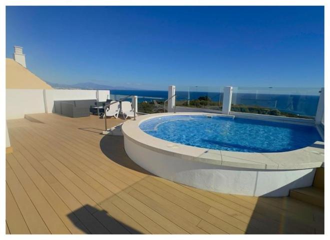 Apartamento en venta en Manilva, Duquesa photo 0