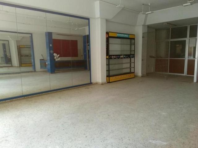 Local comercial en venta en Huelva photo 0