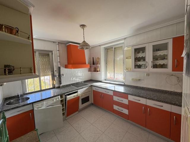 Casa con terreno en venta en León photo 0