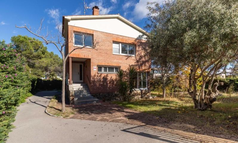 Casa en venta en Matadepera, Verge de Montserrat photo 0