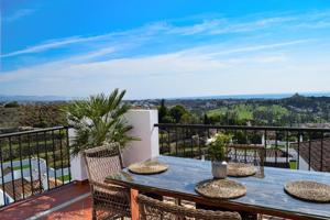 Piso en venta en Benahavís, Benahavis photo 0