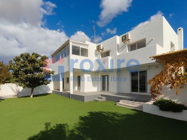 Casa en venta en Sant Antoni de Portmany, Puerto de San Antonio de Portmany photo 0