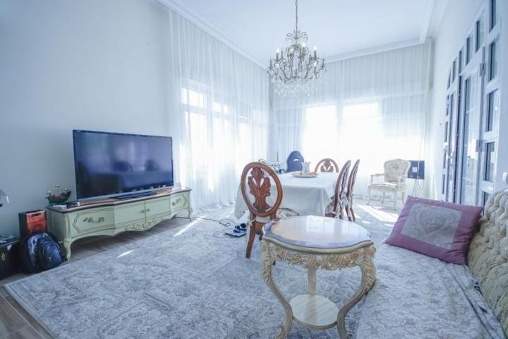 Chalet en venta en Orihuela Costa, Campoamor photo 0