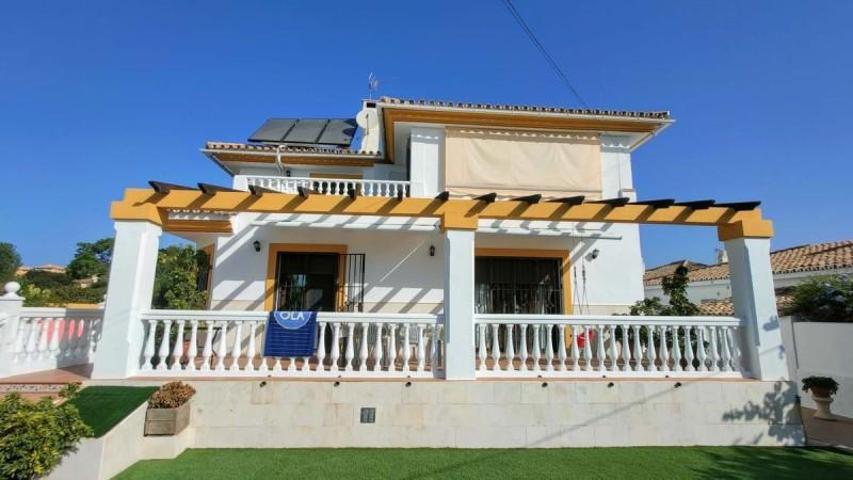 Chalet en venta en Marbella, Marbella photo 0