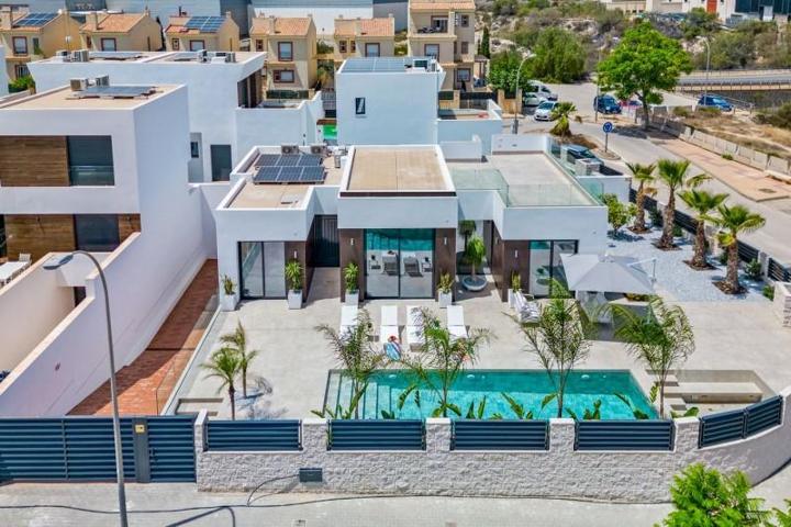 Chalet en venta en El Campello, 1a linea photo 0