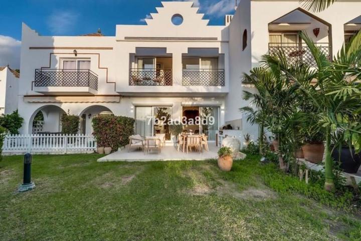 Casa en venta en Marbella, Marbella photo 0