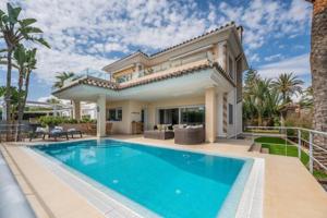 Chalet en venta en Marbella, Urb. Marbesa photo 0