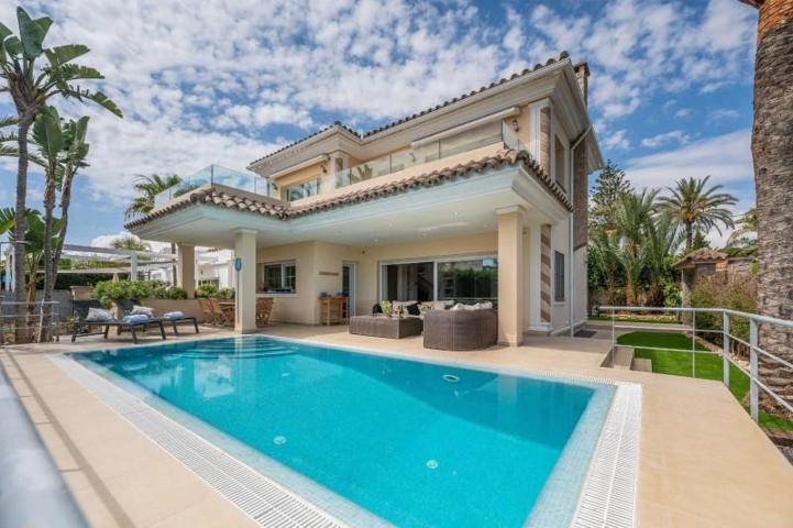 Chalet en venta en Marbella, Urb. Marbesa photo 0