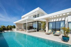 Chalet en venta en Benahavís, Benahavis photo 0