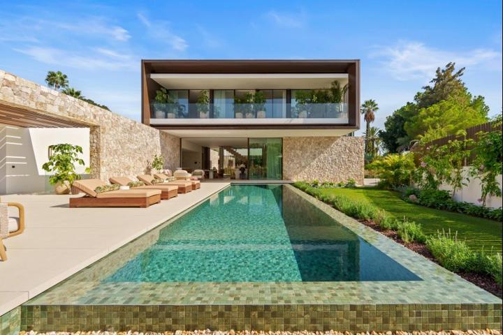 Chalet en venta en Marbella, COLINAS DE MARBELLA photo 0