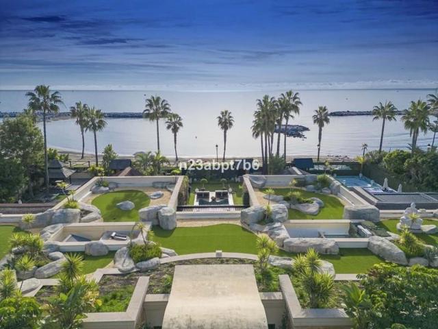 Chalet en venta en Marbella, Marbella photo 0