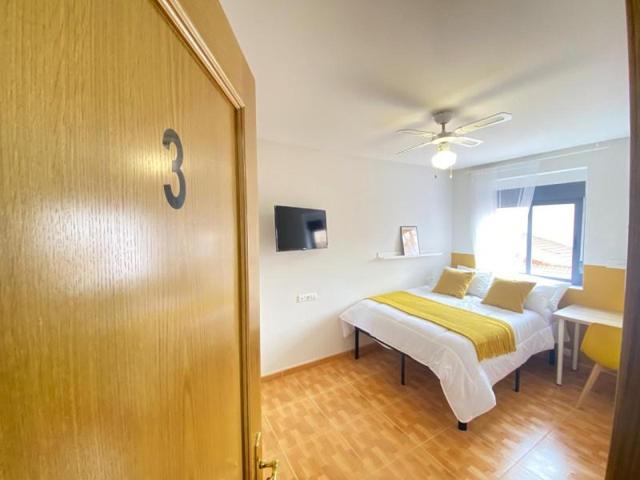 Habitación en alquiler en León, Calle De Blasco Ibáñez, 24009 photo 0