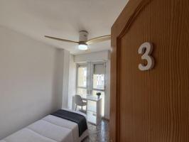 Habitación en alquiler en Valencia, Carrer de Gran Canària, 46011 photo 0