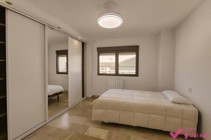 Habitación en alquiler en Granada, Calle Mirlo, 18014 photo 0