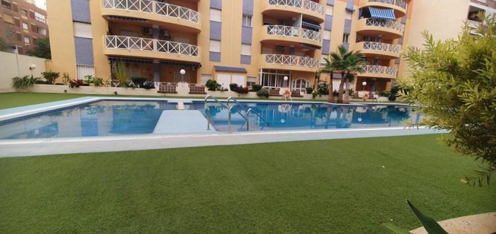 Apartamento en alquiler en Torrevieja, Parque las naciones photo 0