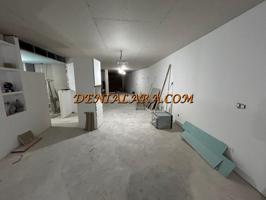 Local comercial en alquiler en Denia photo 0
