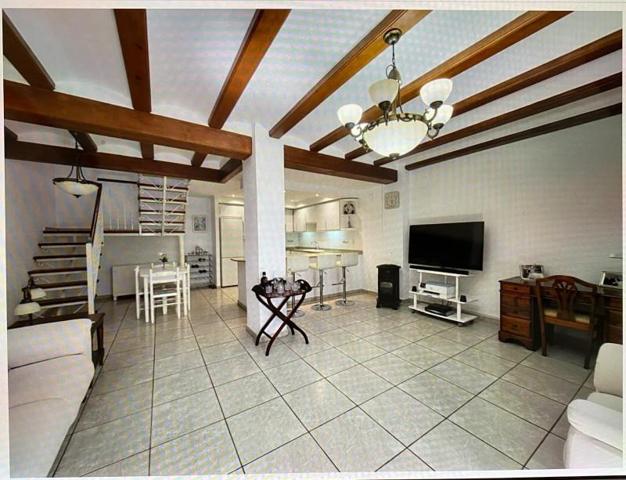 Casa en alquiler en Oliva photo 0