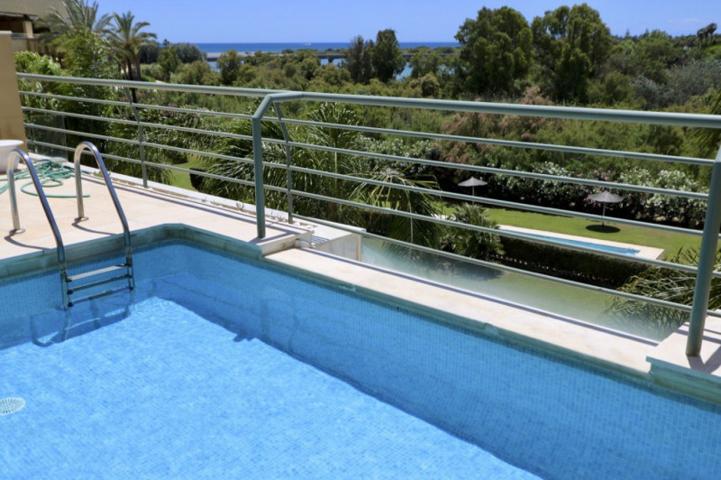 Apartamento en alquiler en Sotogrande, Sotogrande photo 0