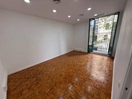 Oficina en alquiler en Barcelona, La Vila de Gràcia photo 0