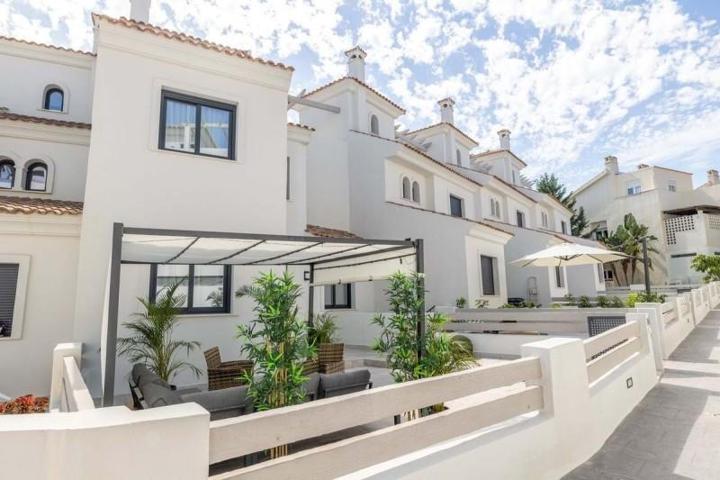 Casa en alquiler en Estepona, Estepona photo 0