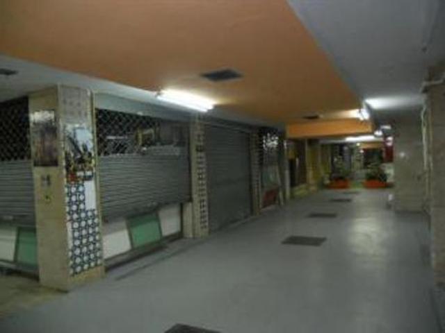 Edificio en venta en Sevilla, Nervión photo 0