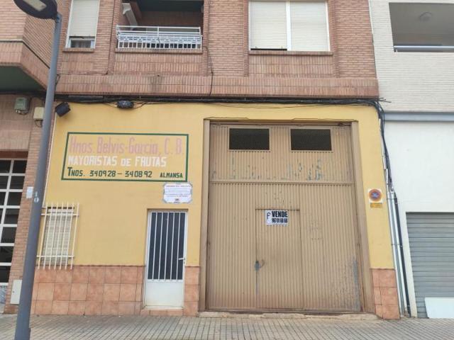 Local comercial en venta en Almansa, Centro photo 0