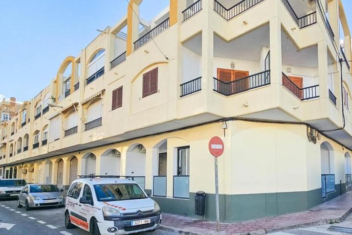 Apartamento en venta en Torrevieja, Centro photo 0