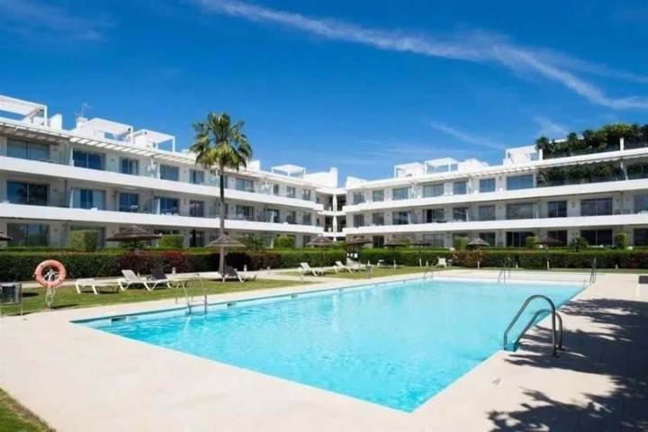 Piso en venta en Estepona, Estepona photo 0