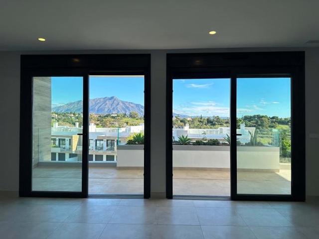 Piso en venta en Estepona, Estepona photo 0