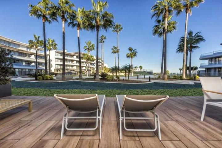 Piso en venta en Estepona, Estepona photo 0