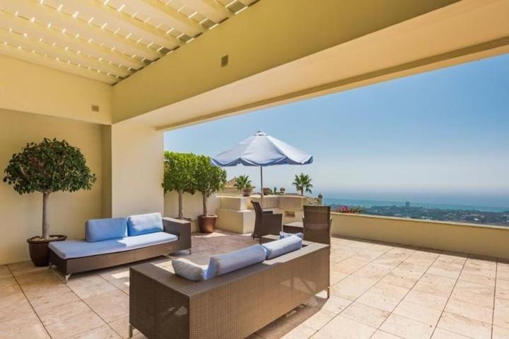 Aticos en venta en Marbella, Marbella photo 0