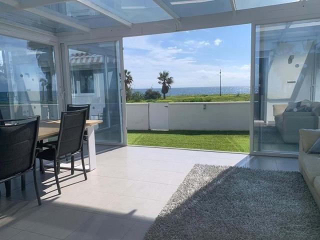 Chalet en venta en Estepona, Estepona photo 0