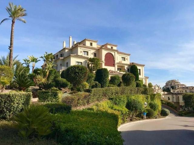 Aticos en venta en Benahavís, Benahavis photo 0