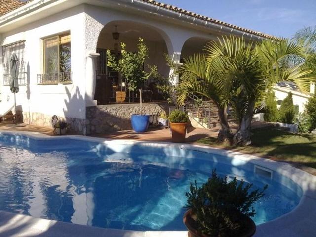 Chalet en venta en Marbella, Marbella photo 0