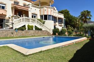 Chalet en venta en Benalmádena, Benalmadena photo 0