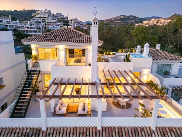 Aticos en venta en Marbella, Marbella photo 0