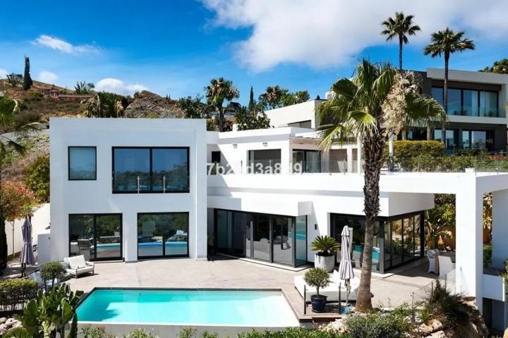 Chalet en venta en Estepona, Estepona photo 0