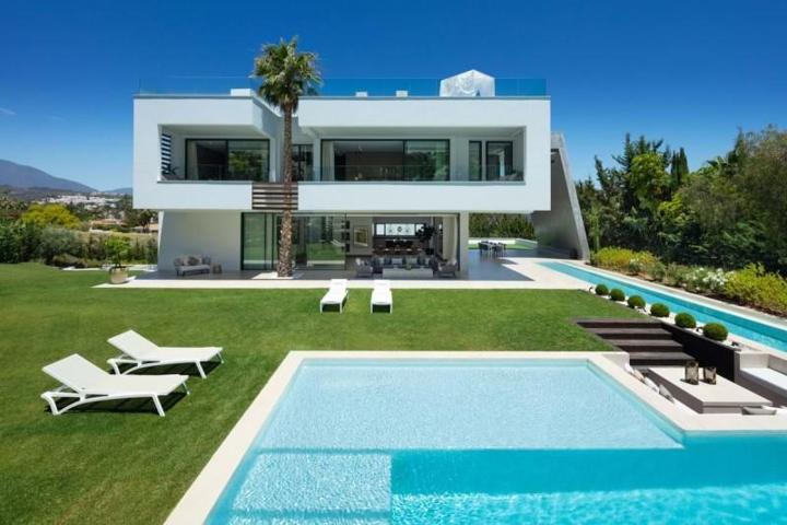 Chalet en venta en Marbella, Marbella photo 0
