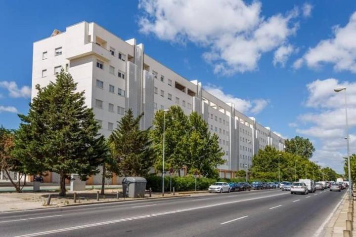 Garaje en alquiler en Sevilla, Asunción - Adolfo Suárez photo 0