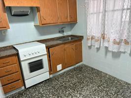 Habitación en alquiler en Elche, Reina Victoria-Miguel Hernández photo 0