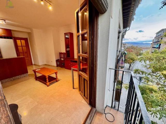 Apartamento en alquiler en Granada, San Ildefonso photo 0