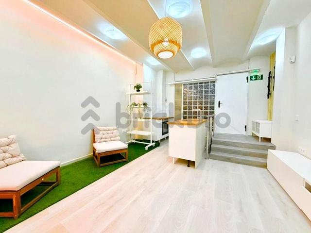 Local comercial en alquiler en Barcelona, Carrer de Buscarons, 08022 photo 0